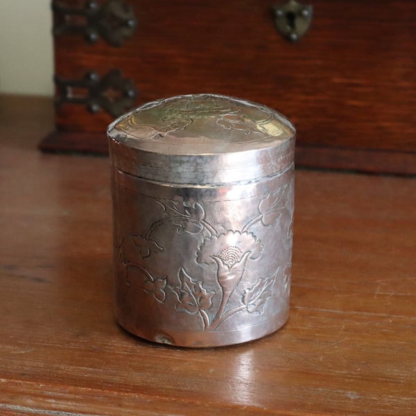 c1920 Antique East Asian Silver Plated Tea Caddy with Hand Hammered Floral Design - Tea Caddy or Storage Jar