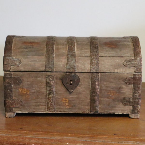 1800's handgemaakte houten kist met stalen riemen en fittingen - Victoriaanse houten opbergkist