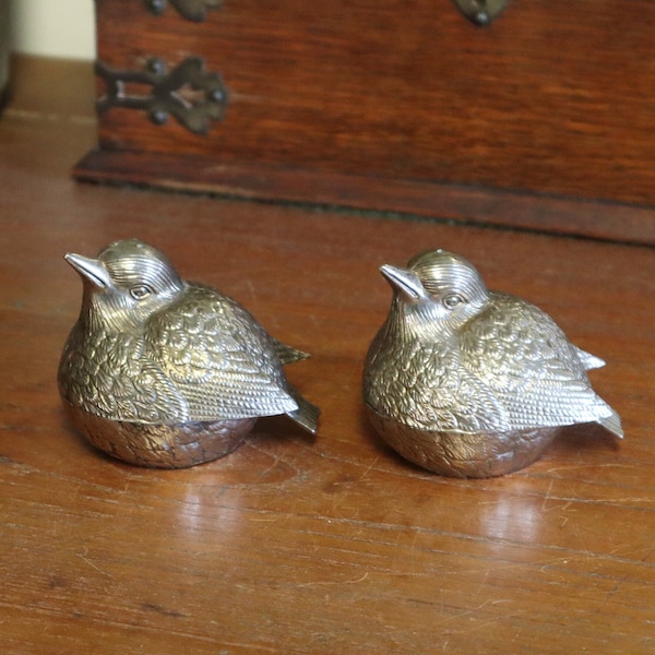 Pair of Vintage Salt and Pepper Shakers - Silver Tone Bird Form Salt & Pepper Shakers