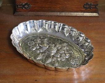 Antica fruttiera placcata in argento - fruttiera con motivo in rilievo inglese degli anni '20