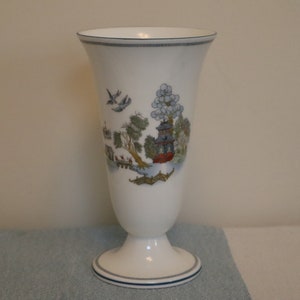 Wedgwood Chinese Legend Posy Vase