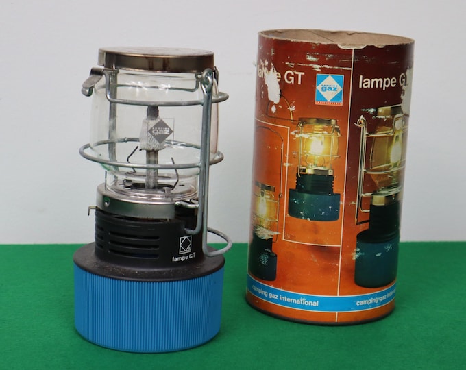 Lampe à Gaz Isolé Sur Fond Blanc Ancienne Lanterne à Huile équipement