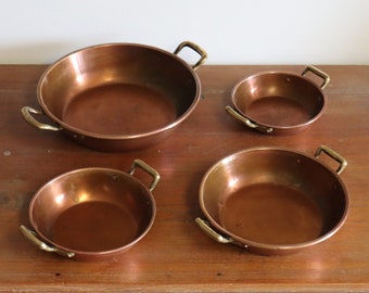 c1960er Set von 4 englischen Kupferpfannen mit Messinggussgriffen - Massives Kupfer - Made in England