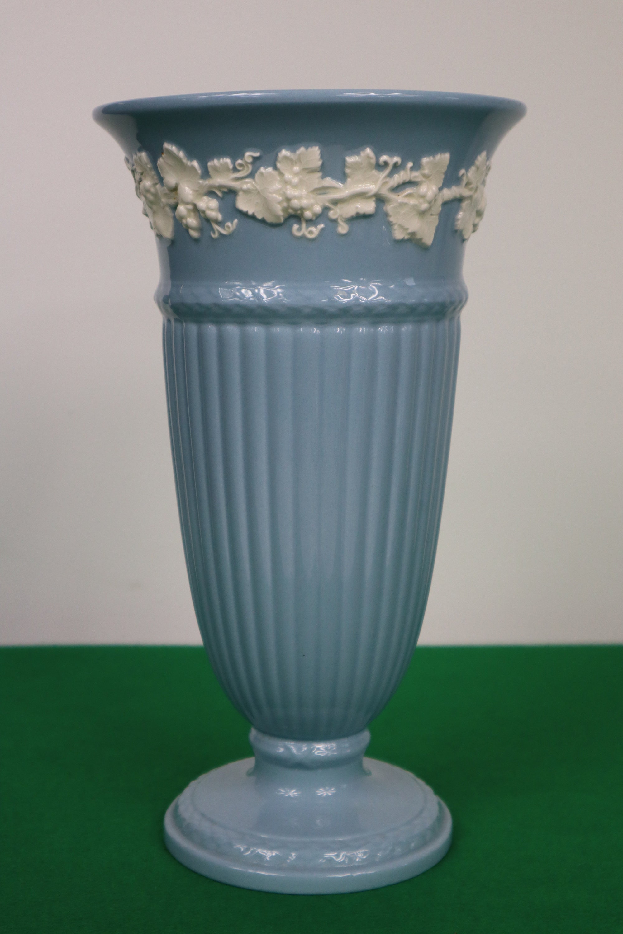 Large Wedgwood Queensware Vase Pale Blue and White Vintage Etsy Large Wedgwood Queensware Vase Pale Blue and White Vintage Etsy