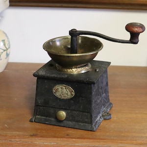 c1880 Victorian Cast Iron Coffee Grinder by A.Kenrick & Son - Large Size 3 - Made in England