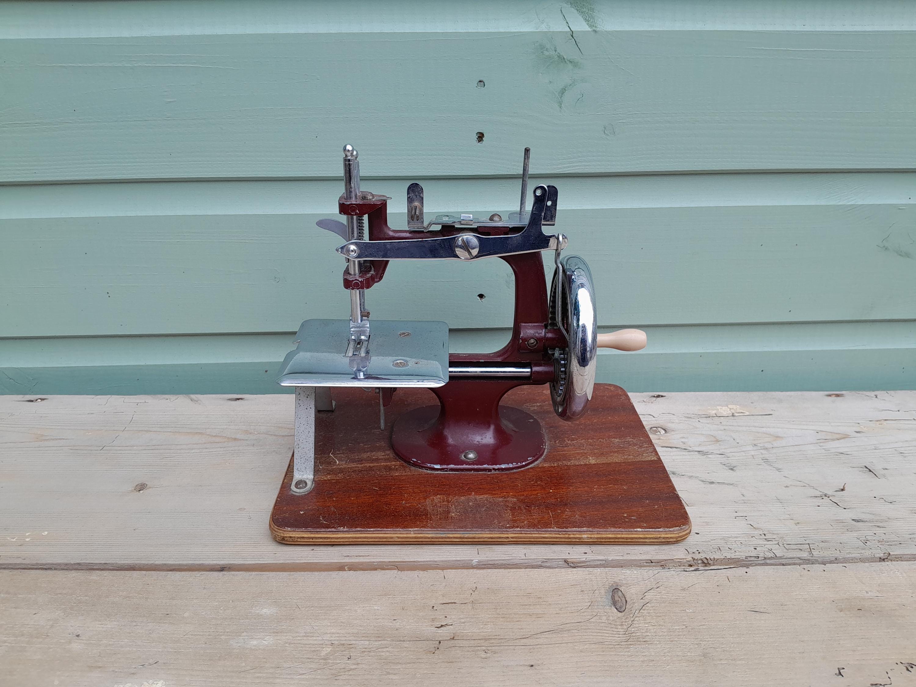 Vulcan Toy Machine - Etsy UK