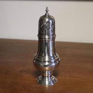 c1920 English Silver Plate Sugar Sifter / Sugar Caster by Viners of Sheffield