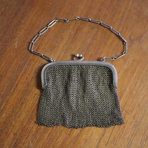1916 Hallmarked Sterling Silver Ladies Mesh Purse with Original Long-Link Chain - 76.5g Solid 925 Silver Purse
