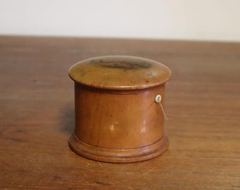 c1890 Mauchline Ware String Dispenser / String Bow with "The Bridge Lowestoft"