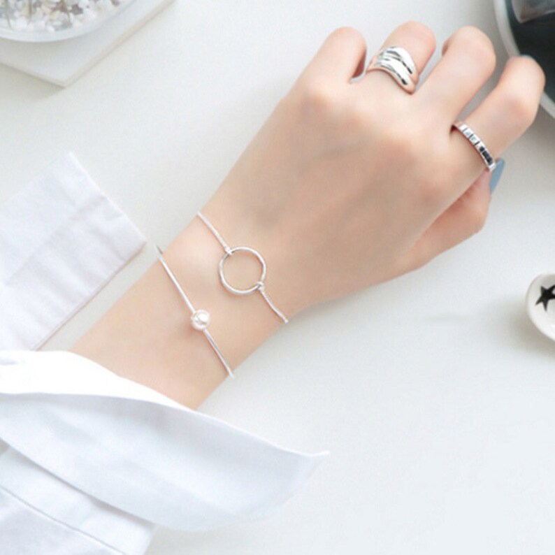 Circle bracelet Minimalist bracelet Layering bracelet Silver bracelet Silver chain bracelet Minimalist jewelry Gift for her