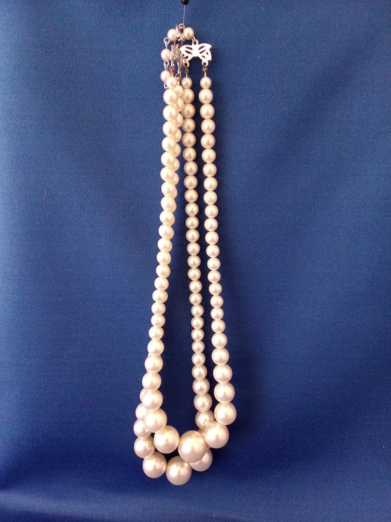 Vintage Faux Pearl Necklace - image 1