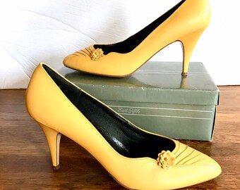 yellow vintage heels