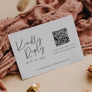 Minimalistische Rsvp met QR-codesjabloon, QR-code visitekaartje Rsvp, bruiloft RSVP online, minimalistische, moderne QR-reactiekaart, cadeauregister