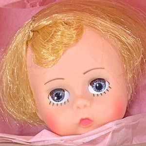 Madame Alexander Occasions groom doll 8 inch tall 17020 Restraing