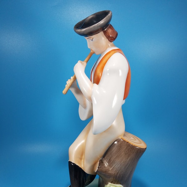 Firmado Vintage Zsolnay Pecs Hungría Figura de Porcelana Hombre con Flauta 10"