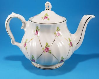 Vintage Sadler England Chintz Ditsy Roses Flower Gold Trim Mini Teapot 4 3/4&quot;