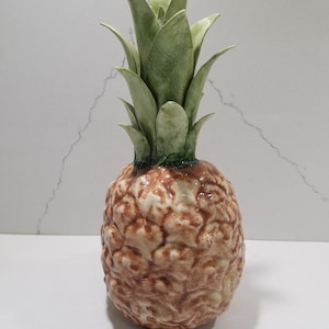 Duża ceramiczna figurka ananasa, centralny element wystroju domu