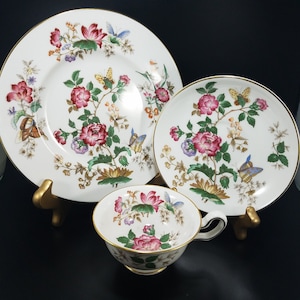 WEDGWOOD England Charnwood Floral Dessertteller Tasse und Unterteller Tee Trio Set