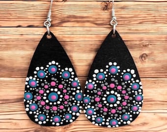 Pendientes de madera con diseño de mandala pintados con puntos y forma de lágrima, estilo bohemio floral.