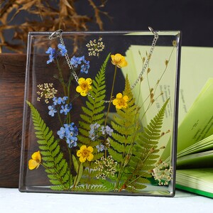 Frame pressed flowers in resin, Pressed flower art,  Floating frame, Dry flower frame, herbarium frame, frame flowers boho style, herbarium