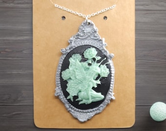 Knäböjande älva-cameo