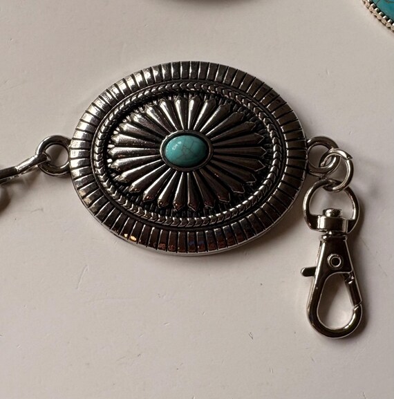 Concho Chain Belt: Western Cowgirl Silver Tone Belt With  display picture 2
