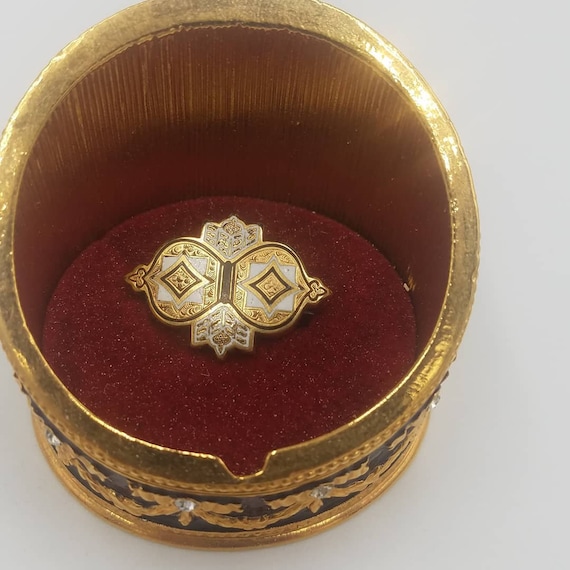 19th century antique enamel and gold cased pin