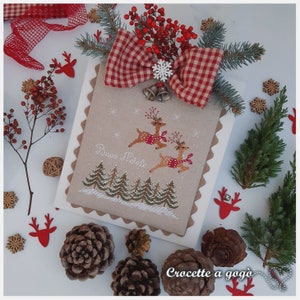DIGITALE PDF-BESTAND grafiek-Twee rendieren met Kerstmis-kruissteekpatroon met geschriften in 6 talen, Kerst kruissteek, grafiek pdf render, Kerstmis