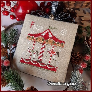 FILE PDF DIGITAL "Christmas Vintage serie" schema n. 4- giostra cavalli- serie composta da 12 schemi con uscita mensile, modello di aprile