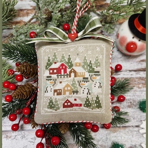 FILE PDF DIGITAL "Tiny village" - cross stitch pattern, Christmas, village,winter,snowman