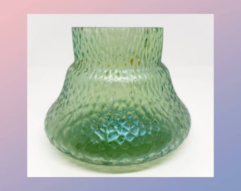 Gorgeous Art Nouveau Kralik Sohn Martelle Pattern Art Glass Vase,