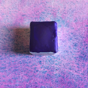 Handgefertigte Granulation Aquarellfarbe, 045 Cupid, Fluoreszierend mit türkisblauer Granulation