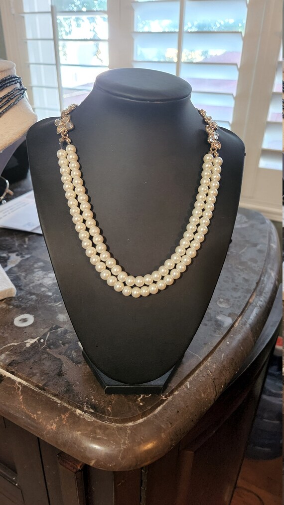 Classy and Elegant Faux Ivory Pearl Necklace - image 5