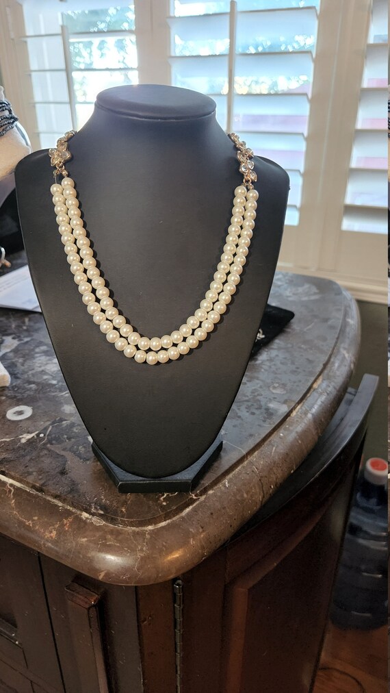 Classy and Elegant Faux Ivory Pearl Necklace - image 3