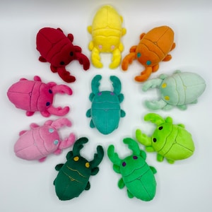 VENTE Peluche grinçante colorée de coléoptère Minky cerf en peluche magnétique adorable mignon petit insecte