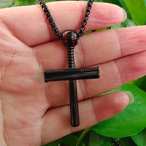 Collar de béisbol negro, collar cruzado, collar cruzado de béisbol, cadena de collar deportivo para hombres, acero inoxidable