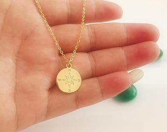 Collana con bussola in oro, collana con bussola iniziale, regalo di laurea, collana di laurea personalizzata, classe del 2025, collana in argento dorato