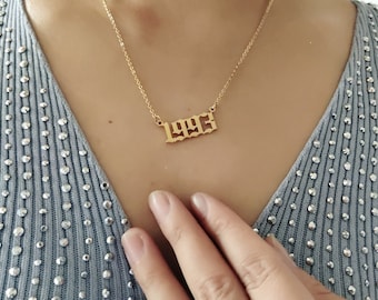 Födelseårshalsband, Årshalsband för kvinnor, Årsnummerhalsband, Födelsedagshalsband, Old English initialhalsband, Årsflicka, Vänskap,