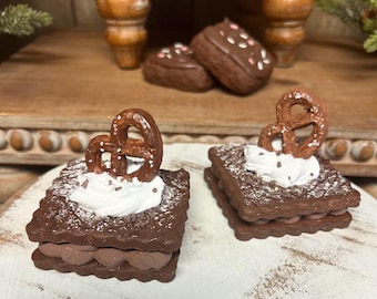 Fake chocolate pretzel stacks, faux stacked cookie, Pretzel & chocolate lover , Faux chocolate cookie