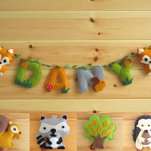 Felt forest animal first name garland. Wall decoration. Personalized door plaque for baby children's room.