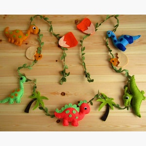 Felt dinosaur garland Wall decoration for children's room, baby, birth, birthday, baptism, Christmas gift, handmade gift