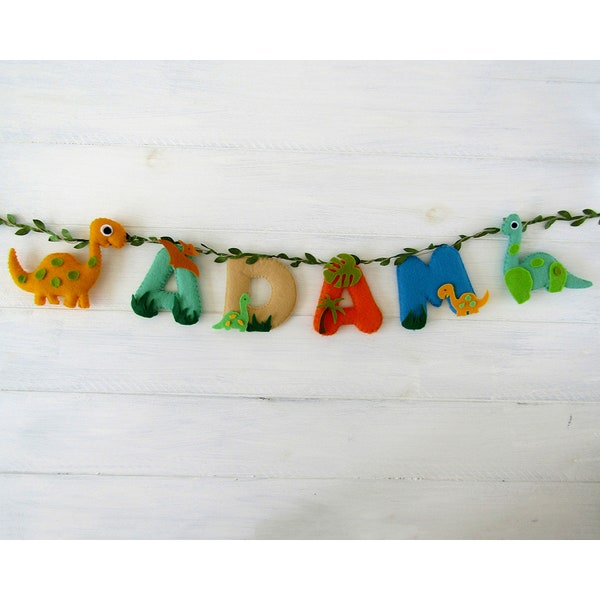 Garland First name Felt Dinosaurs Wall decoration Personalized door plate for child room Baby Birth Birthday Baptism.