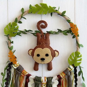 Jungle monkey dream catcher Personalized children's wall decoration in felt Original birth gift safari theme handmade baby mobile