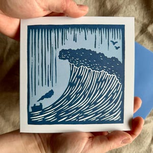 Carte de voeux en linogravure recyclée bateau bateau vague
