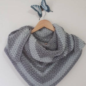 Crochet triangle scarf,boho scarf,crochet cowl,silver scarf,triangle shawl,festival scarf,crochet wrap,gray scarf,crochet