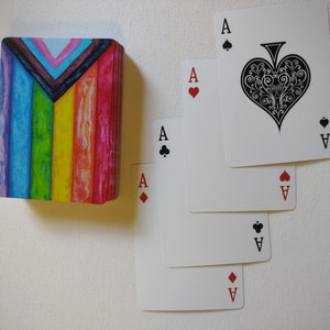 Jeu de cartes classique Drapeau Fierté Progress, jeu de cartes complet avec aquarelle, quatre suites complètes, deux jokers et une boîte de rangement