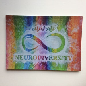 Cartão postal Comemore a Neurodiversidade (cartão postal de orgulho da neurodiversidade, autismo, orgulho autista, arte realmente autista, presente de orgulho autista)