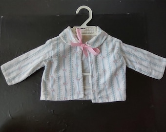 Vintage handgenähte Kurzjacke für Baby-Mädchen mit rosa Schleife aus den 1980er Jahren