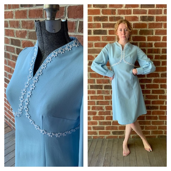 60's Daisy Trim Blue Dress - image 1
