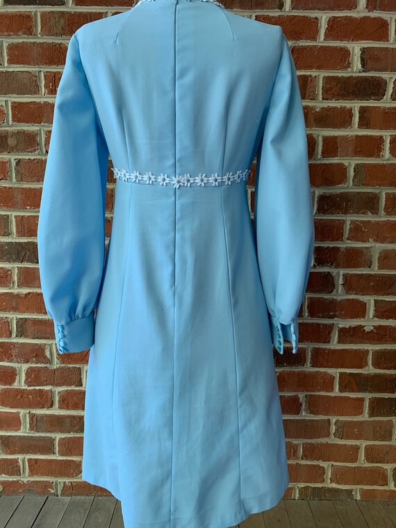 60's Daisy Trim Blue Dress - image 5